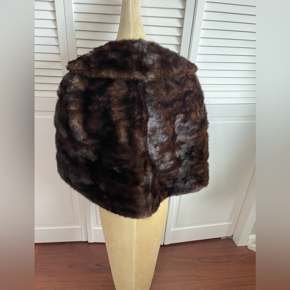 Vintage LLoyd’s / Oleg Cassini Mink Fur Shawl Cape - Picture 6 of 9